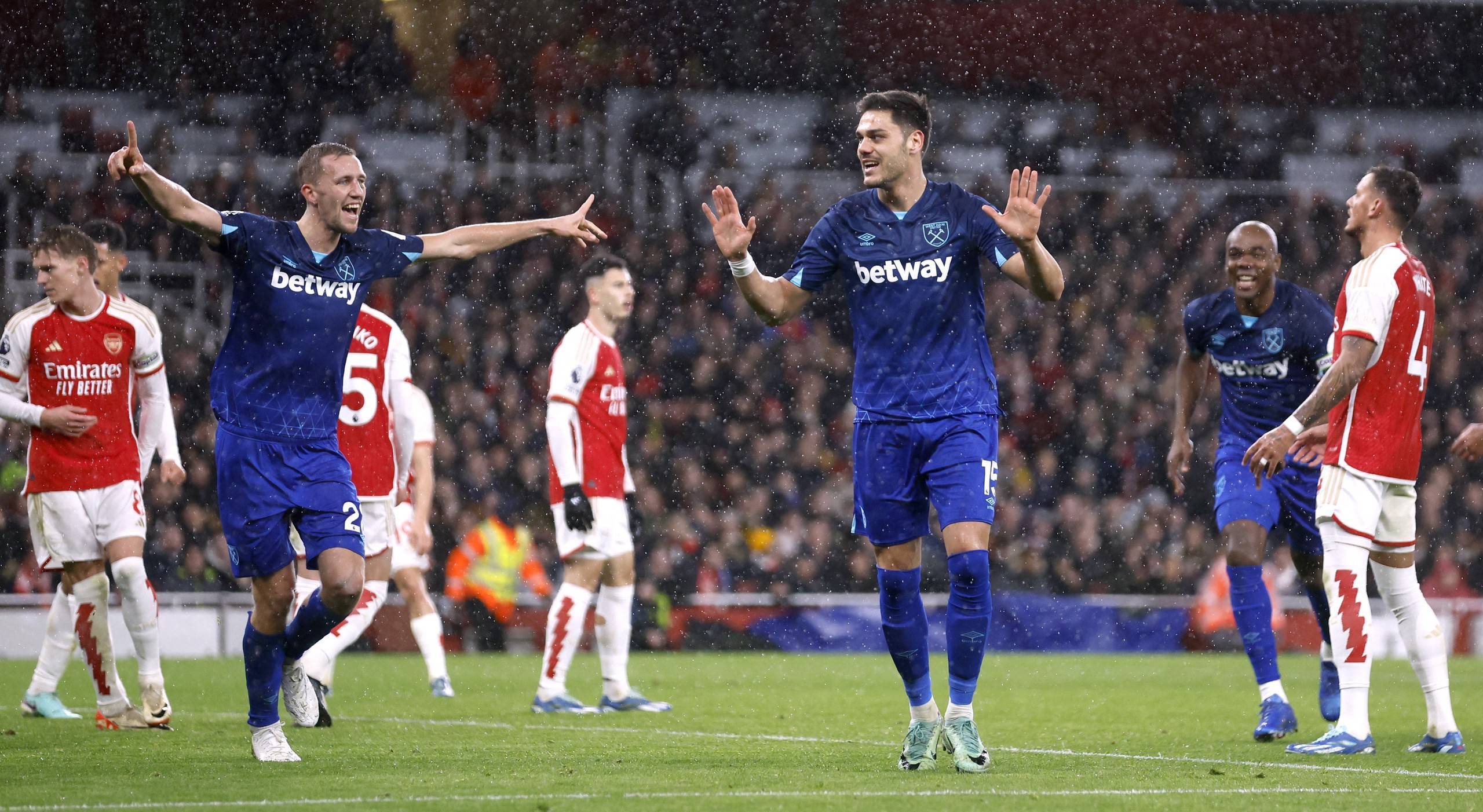 比坐在替补 比坐在替补